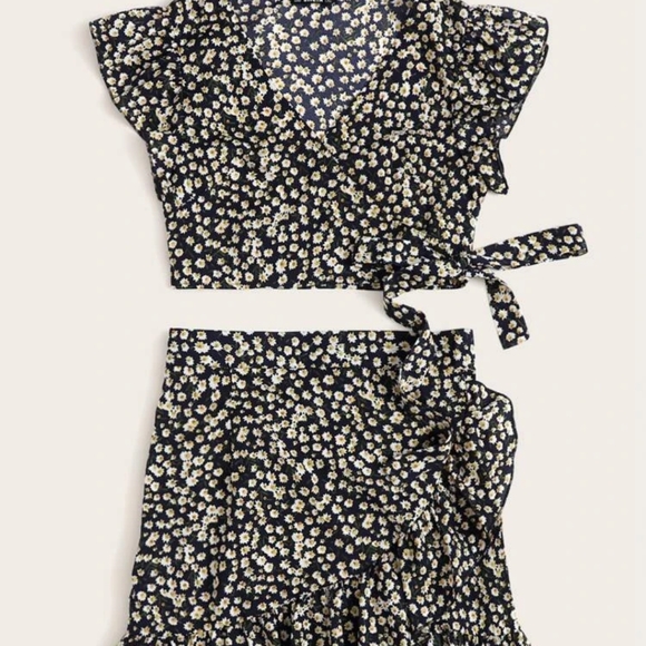 NEW SHEIN plus Ditsy floral print set - Picture 1 of 4
